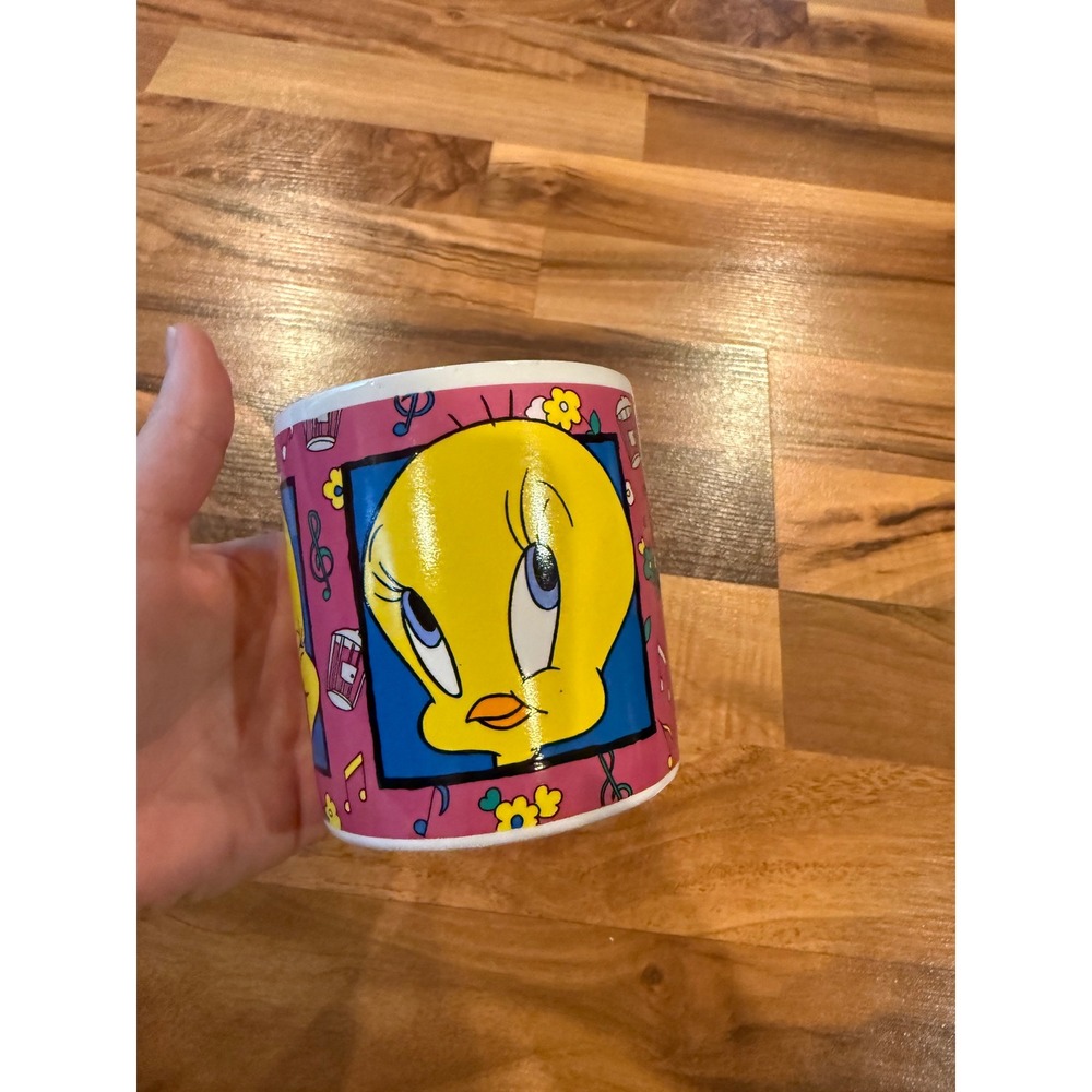 Vintage Tweety Bird Coffee Mug Warner Bros Cartoon Character Collectible classic